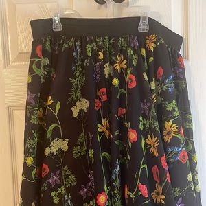 Torrid floral skirt size 1